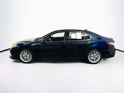 2018 Toyota Camry Hybrid XLE