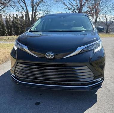 2021 Toyota Sienna Limited 7-Passenger