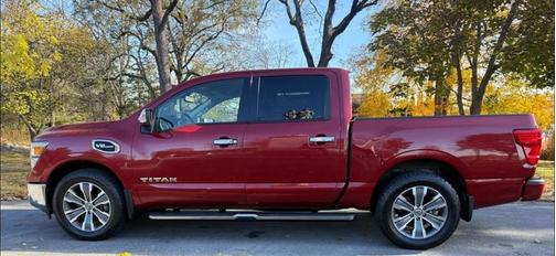 2017 Nissan Titan SL