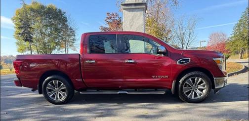 2017 Nissan Titan SL