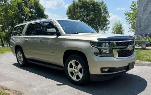 Champagne Silver Metallic 2016 Chevrolet Suburban LT