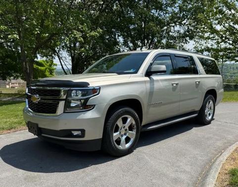 Champagne Silver Metallic 2016 Chevrolet Suburban LT