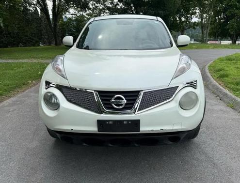 White Pearl 2011 Nissan Juke S