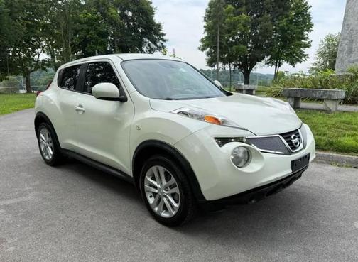 White Pearl 2011 Nissan Juke S
