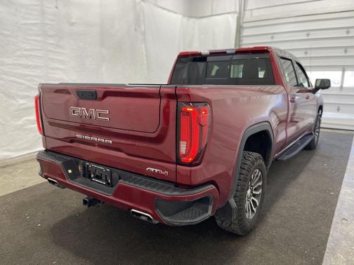2022 GMC Sierra 1500 AT4
