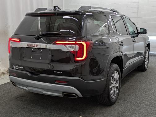 2022 GMC Acadia AWD SLT