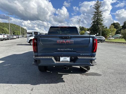 2025 GMC Sierra 3500 Denali