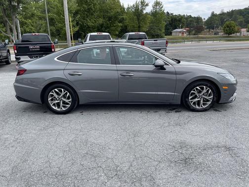 2022 Hyundai SONATA SEL