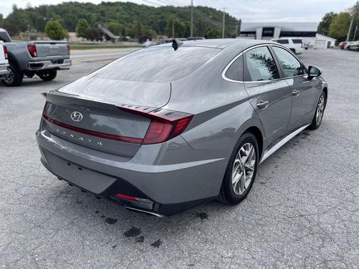 2022 Hyundai SONATA SEL