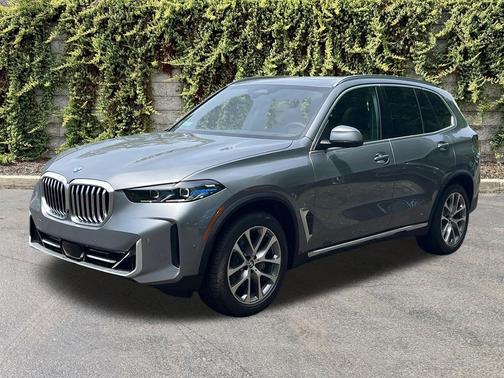 Skyscraper Grey Metallic 2026 BMW X5 xDrive40i