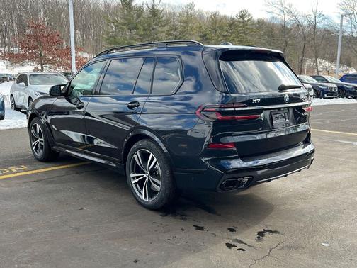2026 BMW X7 M60i