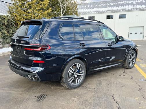 2026 BMW X7 M60i