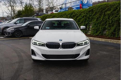2025 BMW 330 i xDrive