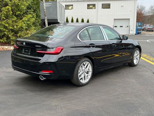 2026 BMW 330 i xDrive