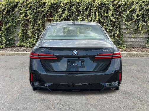Dark Graphite Metallic 2026 BMW 530 xDrive