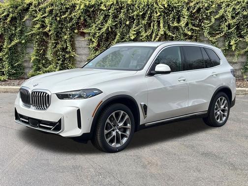 Mineral White Metallic 2026 BMW X5 xDrive40i