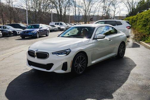 2025 BMW 230 i xDrive