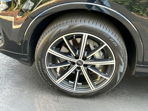 2025 Audi Q7 45 Premium Plus