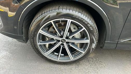 2025 Audi Q7 45 Premium Plus