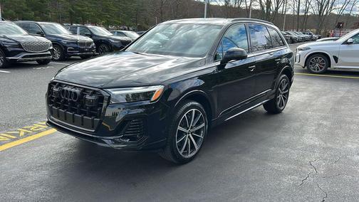 2025 Audi Q7 45 Premium Plus