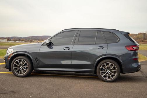 2021 BMW X5 M50i