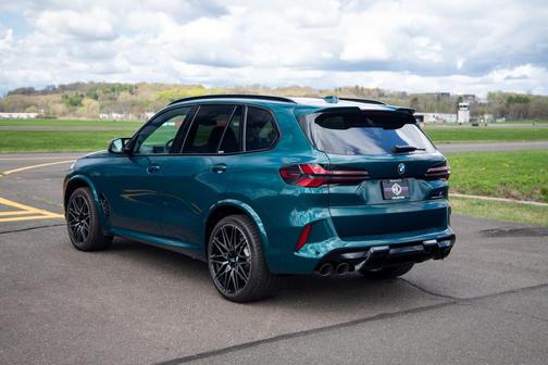 Individual Boston Green Metallic 2024 BMW X5 M Base