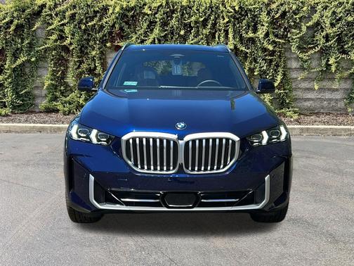 Tanzanite Blue II Metallic 2026 BMW X5 xDrive40i
