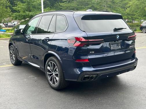 2025 BMW X5 M60i