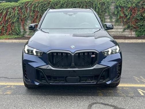 2025 BMW X5 M60i