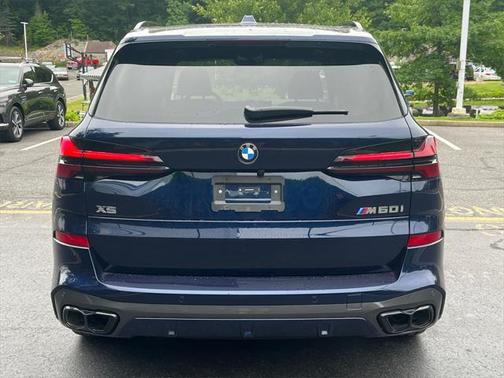 2025 BMW X5 M60i
