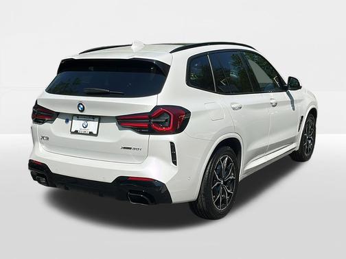Mineral White Metallic 2024 BMW X3 xDrive30i