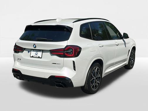 Mineral White Metallic 2024 BMW X3 xDrive30i