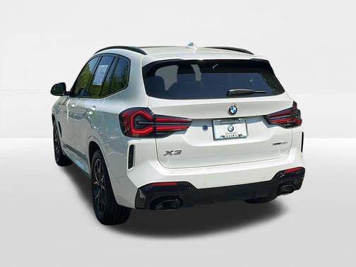 Mineral White Metallic 2024 BMW X3 xDrive30i