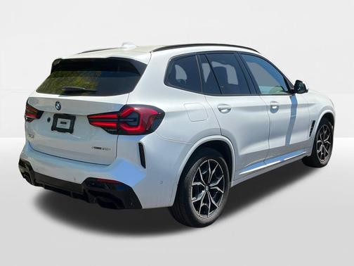 Mineral White Metallic 2024 BMW X3 xDrive30i