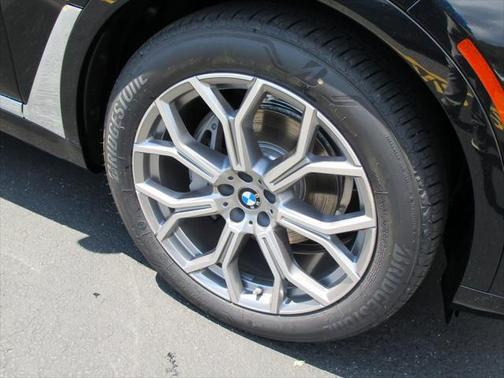 Black Sapphire Metallic 2020 BMW X7 xDrive40i