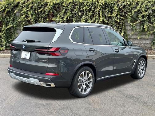 Dravit Grey Metallic 2026 BMW X5 PHEV xDrive50e