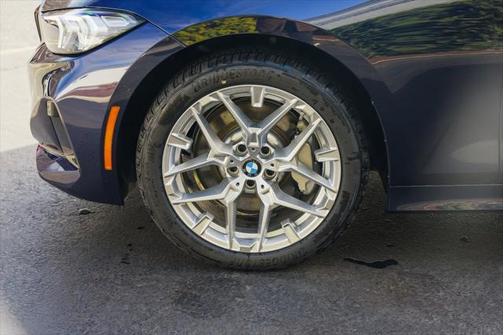 2025 BMW 330 i xDrive
