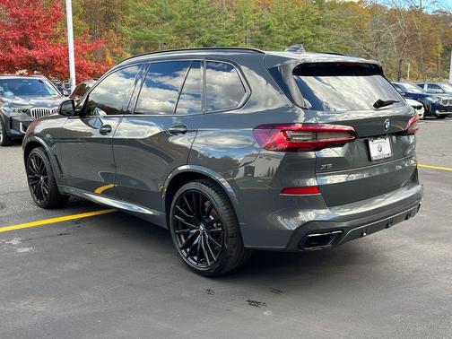 2021 BMW X5 M50i