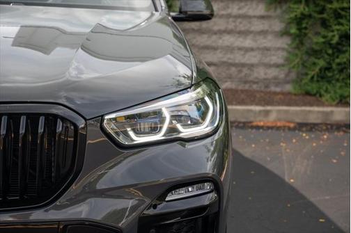 2021 BMW X5 M50i