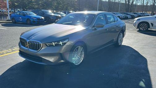 2025 BMW 530 i xDrive