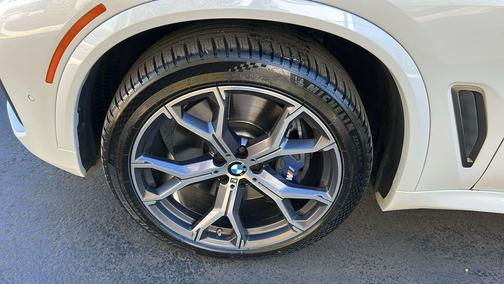 2023 BMW X5 M50i