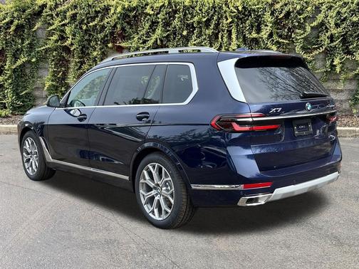 Tanzanite Blue II Metallic 2026 BMW X7 xDrive40i