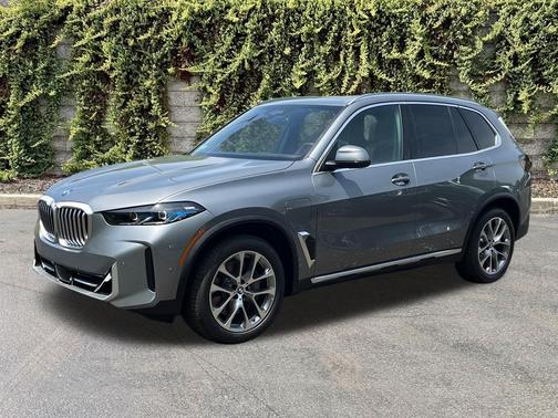 Skyscraper Grey Metallic 2026 BMW X5 PHEV xDrive50e