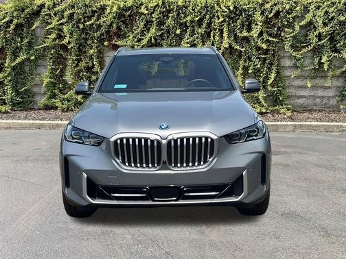 Skyscraper Grey Metallic 2026 BMW X5 PHEV xDrive50e