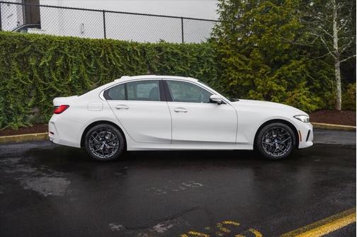 2025 BMW 330 i xDrive