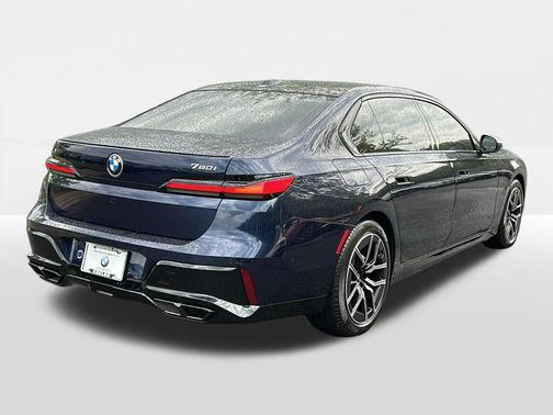 Tanzanite Blue II Metallic 2026 BMW 760 xDrive