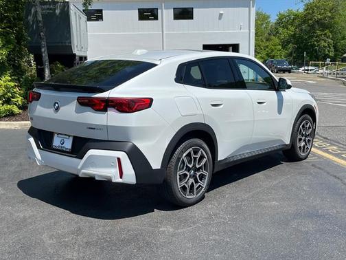 2025 BMW X2 xDrive28i