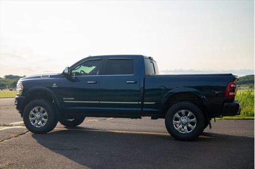 2022 RAM 2500 Limited Crew Cab 4x4 6'4' Box