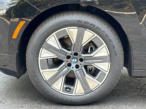 2026 BMW iX xDrive45