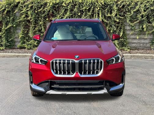 Vegas Red Metallic 2026 BMW X1 xDrive28i